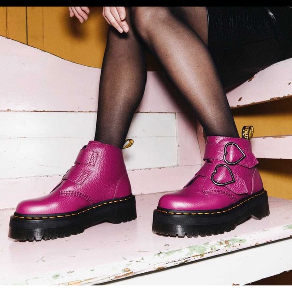 Dr. Martens Shoes - Dr. Martens DEVON HEART LEATHER PLATFORM BOOTS size 8